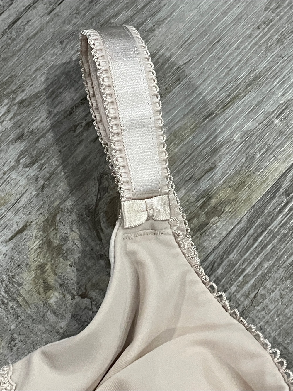 Olga Lace-Trim Full Coverage Bra in Light Taupe - Picture 5 of 8